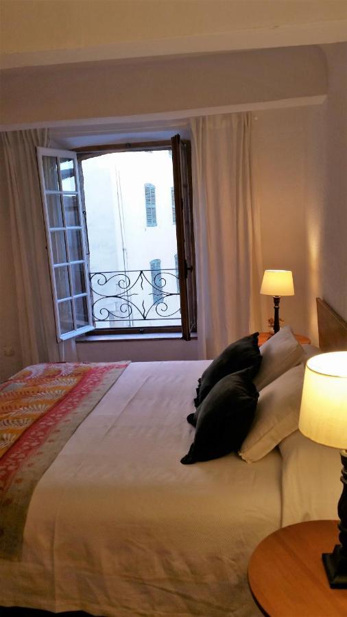Ana'S Guest House Chambres D'Hotes Aups Bagian luar foto